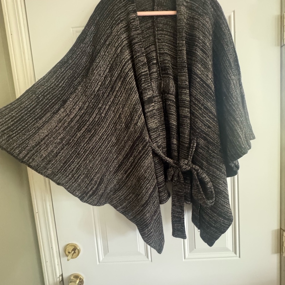 Elegant Black Women's Sweater - Picture 5 of 7